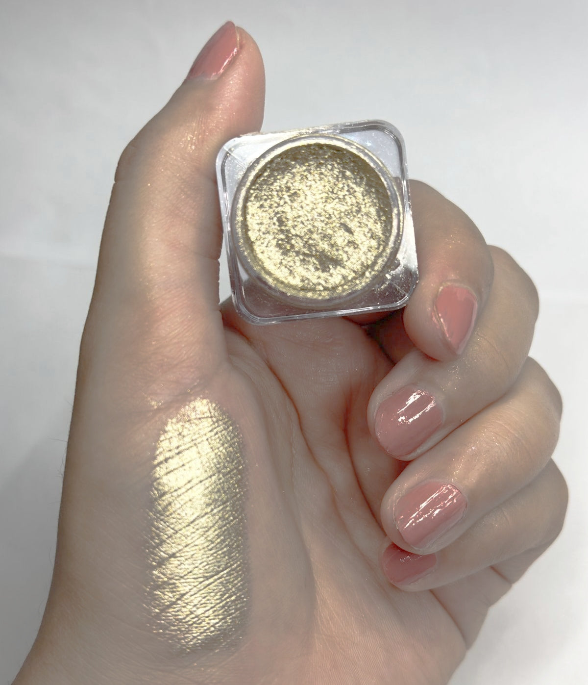 Opera Highly Pigmented Magic Fly Best Highlighter (Almond Gold)