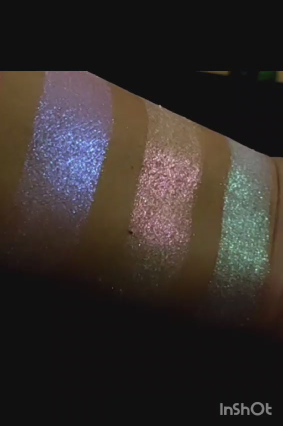 Opera Chrome Sparkle Glow Up Highlighter (Green)