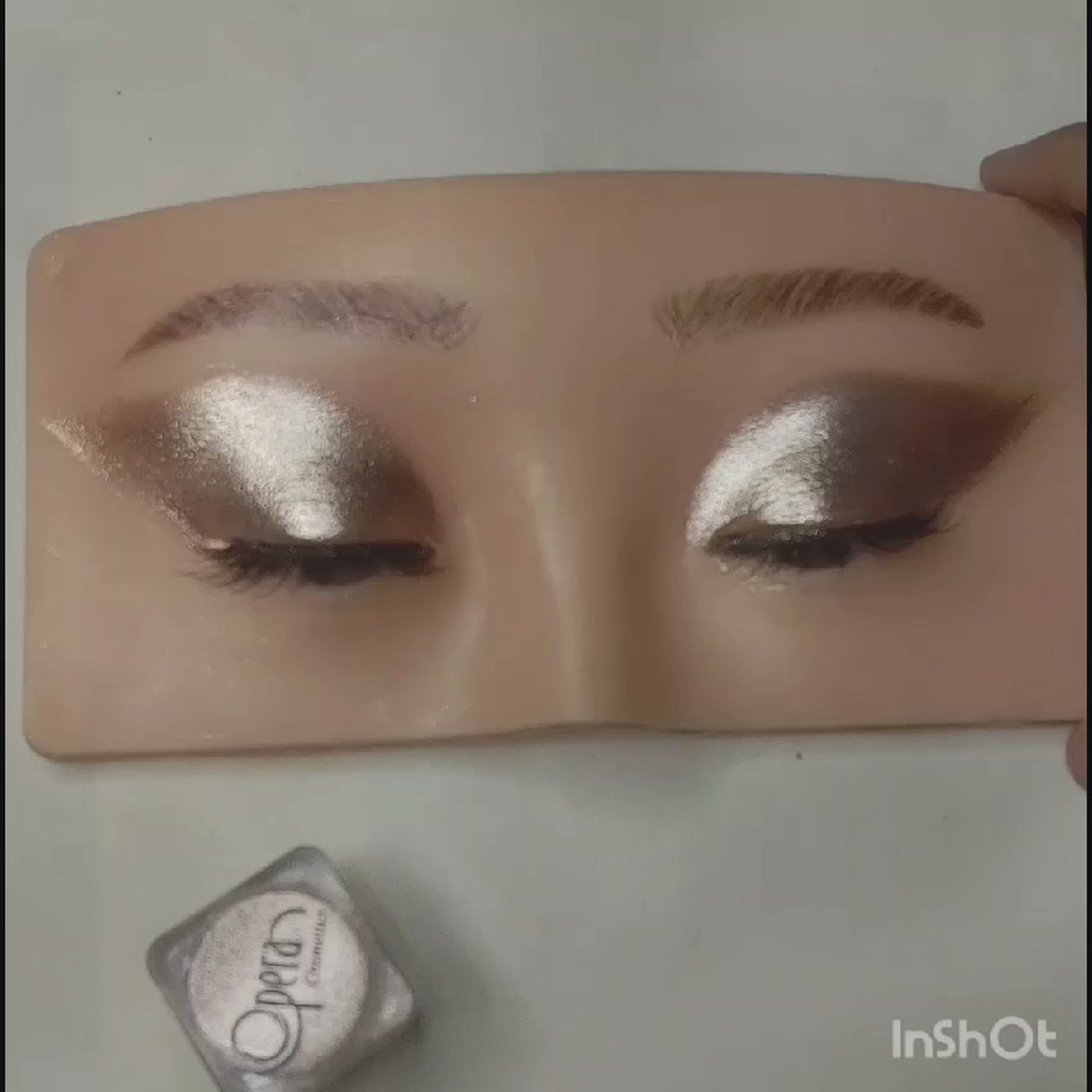 Opera Highly Pigmented Magic Fly Best Highlighter (skin)
