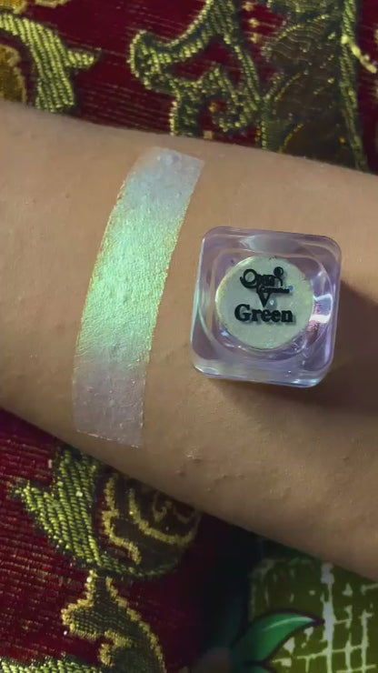 Opera Velvet Metallic Mirror Effect Best Highlighter (Green)