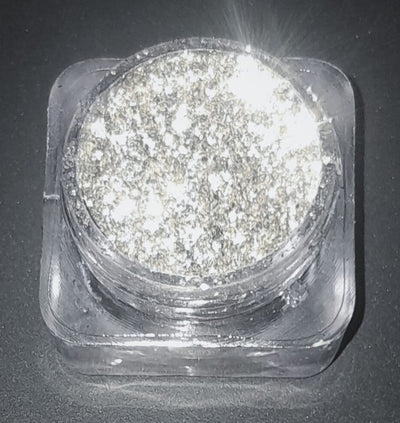Opera Iridescent Flakes Highlighter (Silver)